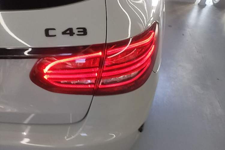 Used Mercedes-Benz C-Class AMG 2019 AMG C 43 4MATIC Estate Special Edition Right Rear Taillight