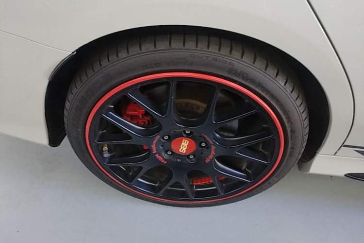 Used Mercedes-Benz C-Class AMG 2019 AMG C 43 4MATIC Estate Special Edition Right Rear Wheel Hub
