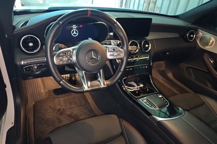 Used Mercedes-Benz C-Class AMG 2019 AMG C 43 4MATIC Coupe Center Console