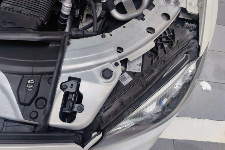 Used Mercedes-Benz C-Class AMG 2019 AMG C 43 4MATIC Estate Special Edition Engine Bay Left