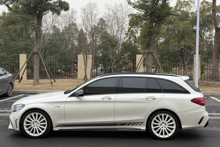 Used Mercedes-Benz C-Class AMG 2019 AMG C 43 4MATIC Estate Special Edition Exterior 1