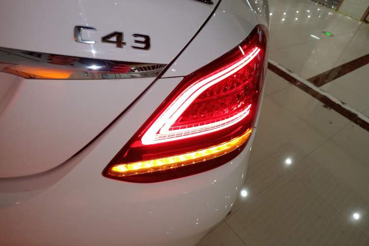 Used Mercedes-Benz C-Class AMG 2019 AMG C 43 4MATIC Exterior 6