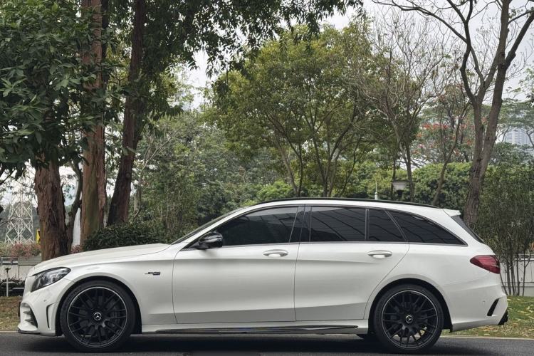 Used Mercedes-Benz C-Class AMG 2019 AMG C 43 4MATIC Estate Special Edition Exterior 6