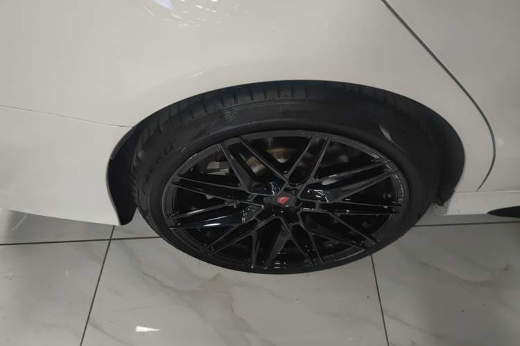 Used Mercedes-Benz C-Class AMG 2019 AMG C 43 4MATIC Exterior 8