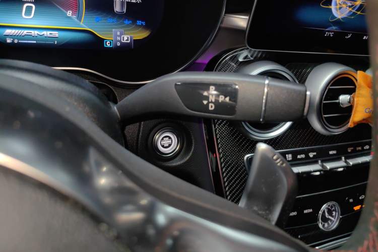Used Mercedes-Benz C-Class AMG 2019 AMG C 43 4MATIC Estate Special Edition Gear Lever