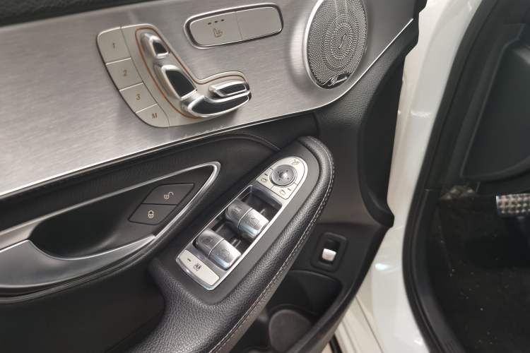 Used Mercedes-Benz C-Class AMG 2019 AMG C 63 Interior 10