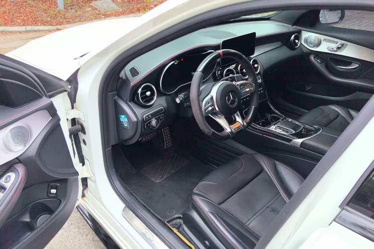 Used Mercedes-Benz C-Class AMG 2019 AMG C 43 4MATIC Interior 2