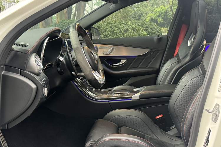 Used Mercedes-Benz C-Class AMG 2019 AMG C 43 4MATIC Estate Special Edition Interior 4