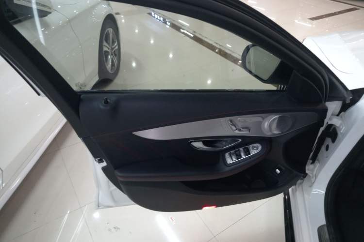 Used Mercedes-Benz C-Class AMG 2019 AMG C 43 4MATIC Interior 7