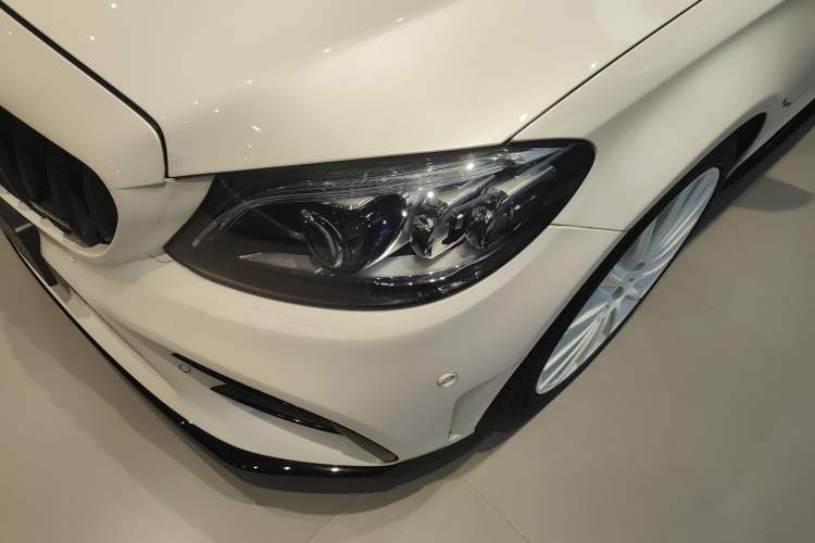 Used Mercedes-Benz C-Class AMG 2019 AMG C 43 4MATIC Estate Special Edition Left Front Headlight