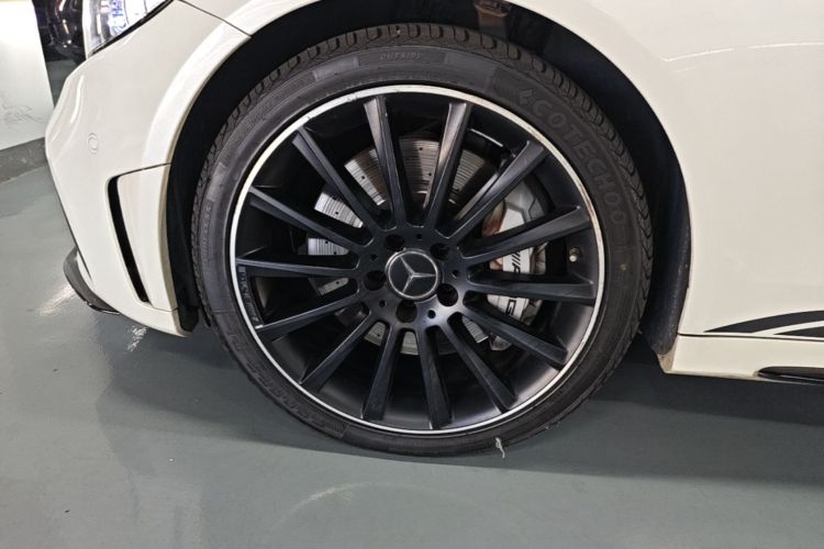 Used Mercedes-Benz C-Class AMG 2019 AMG C 43 4MATIC Estate Special Edition Left Front Wheel Hub