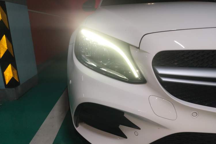 Used Mercedes-Benz C-Class AMG 2019 AMG C 43 4MATIC Right Front Headlight