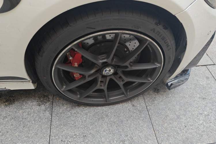 Used Mercedes-Benz C-Class AMG 2019 AMG C 43 4MATIC Right Front Wheel Hub