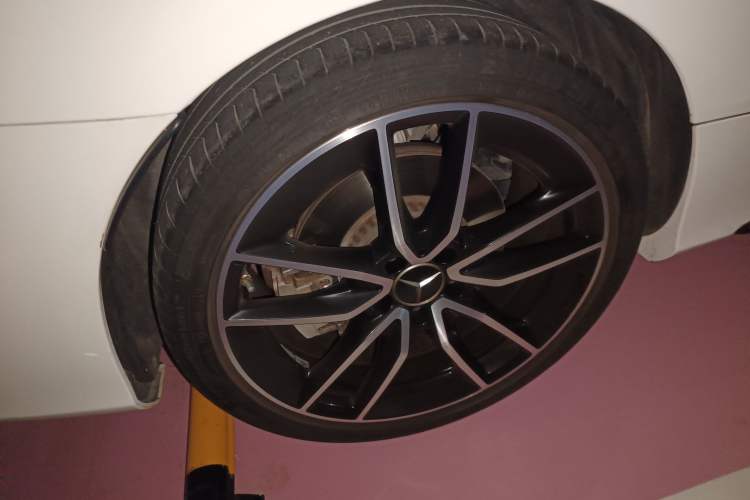 Used Mercedes-Benz C-Class AMG 2019 AMG C 43 4MATIC Coupe Right Rear Wheel Hub