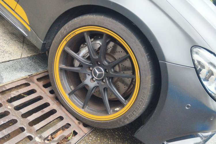Used Mercedes-Benz C-Class AMG 2021 AMG C 63 Coupe Night Edition Right Front Wheel Hub