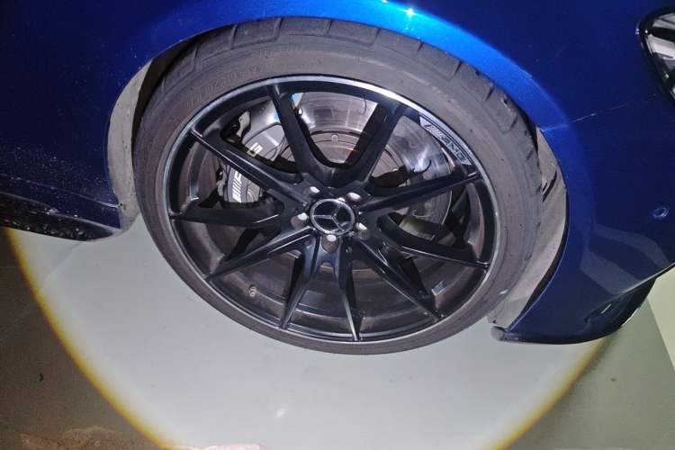 Used Mercedes-Benz C-Class AMG 2021 AMG C 63 Right Front Wheel Hub