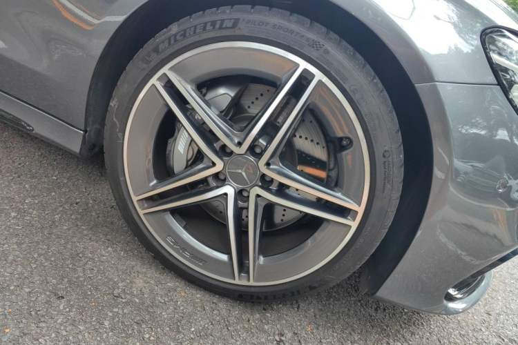 Used Mercedes-Benz C-Class AMG 2021 AMG C 63 Right Front Wheel Hub