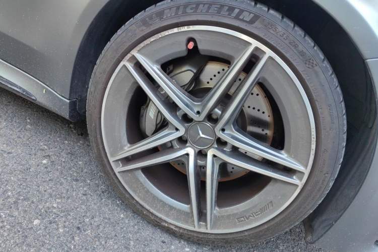 Used Mercedes-Benz C-Class AMG 2021 AMG C 63 Coupe Right Front Wheel Hub
