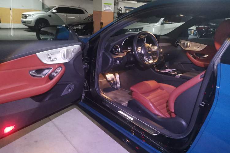 Used Mercedes-Benz C-Class AMG 2023 AMG C 43 4MATIC Coupe Driver Seat