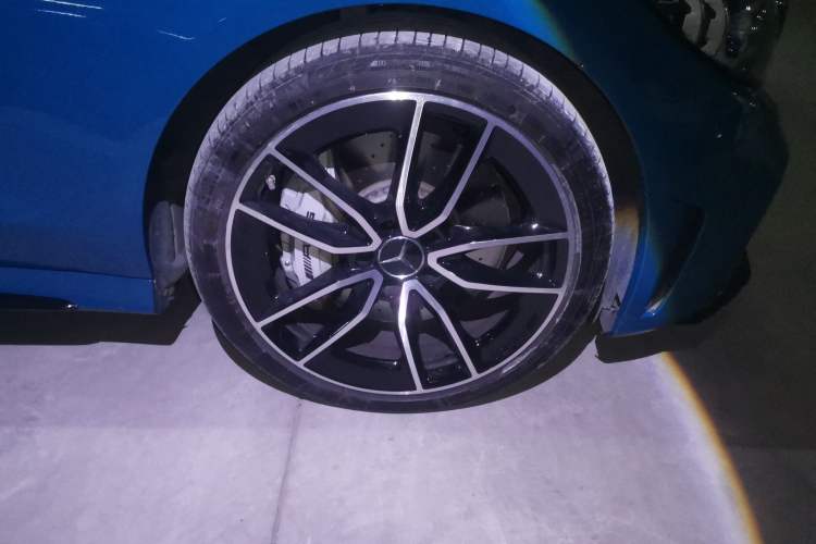 Used Mercedes-Benz C-Class AMG 2023 AMG C 43 4MATIC Coupe Right Front Wheel Hub