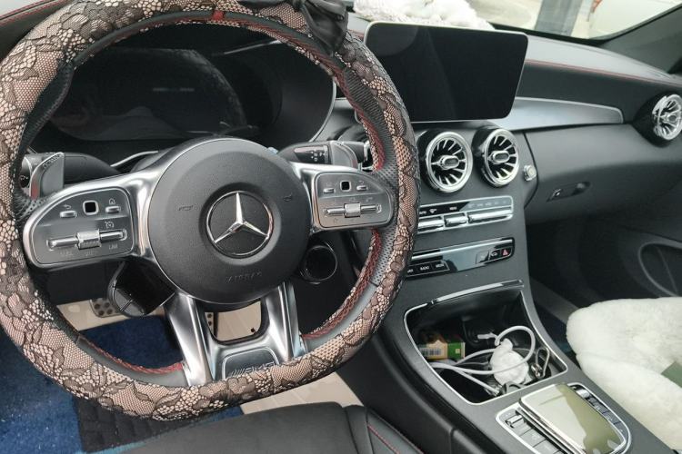 Used Mercedes-Benz C-Class AMG 2023 AMG C 43 4MATIC Coupe Center Console