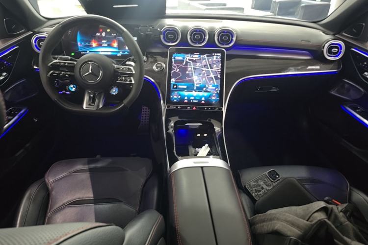 Used Mercedes-Benz C-Class AMG 2023 AMG C 43 4MATIC Estate Special Edition Center Console
