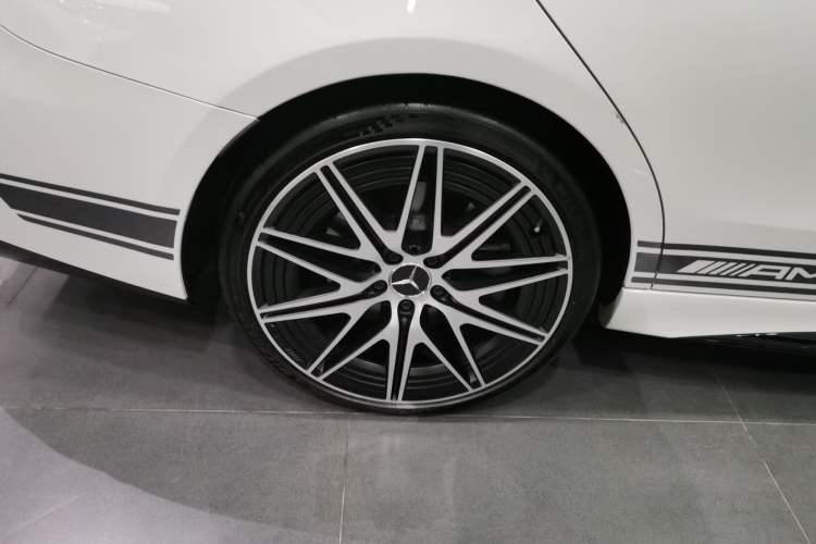 Used Mercedes-Benz C-Class AMG 2023 AMG C 43 4MATIC Estate Special Edition Exterior 8