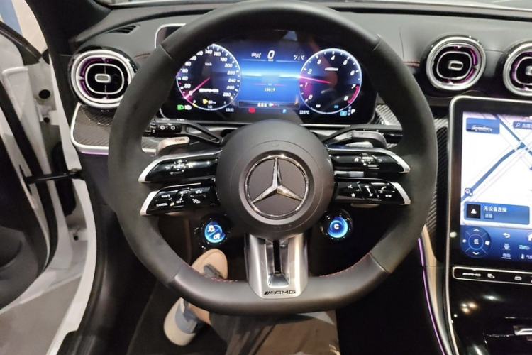 Used Mercedes-Benz C-Class AMG 2023 AMG C 43 4MATIC Estate Special Edition Interior 3