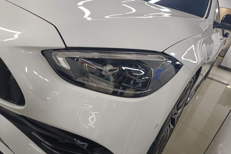 Used Mercedes-Benz C-Class AMG 2023 AMG C 43 4MATIC Estate Special Edition Left Front Headlight