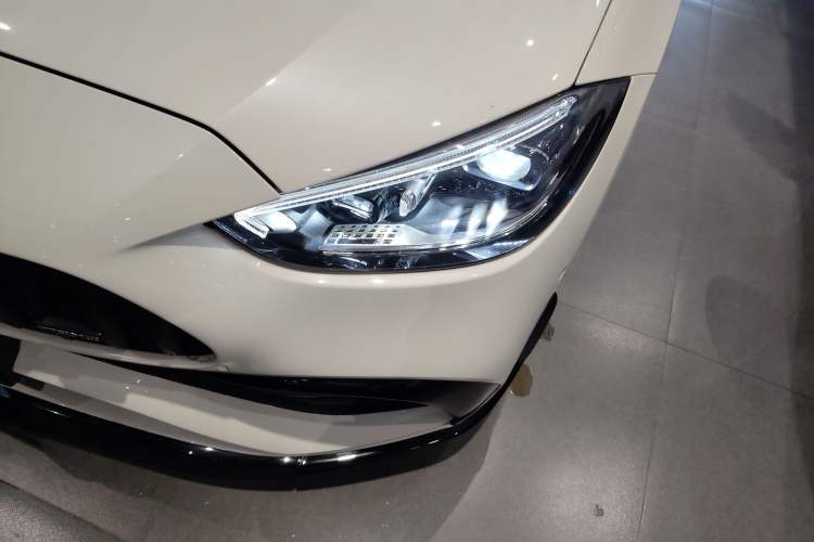 Used Mercedes-Benz C-Class AMG 2023 AMG C 43 4MATIC Estate Special Edition Left Front Headlight