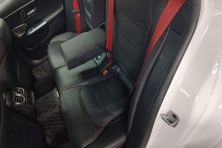 Used Mercedes-Benz C-Class AMG 2023 AMG C 43 4MATIC Estate Special Edition Left Rear Seat