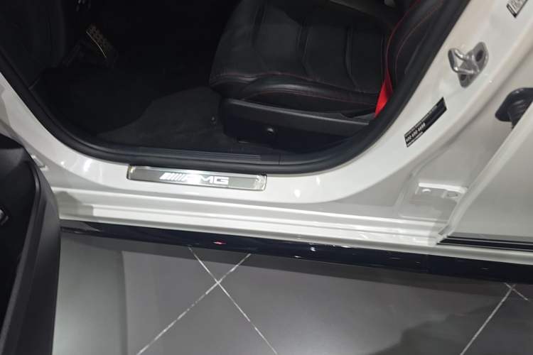 Used Mercedes-Benz C-Class AMG 2023 AMG C 43 4MATIC Estate Special Edition Left Side Sill
