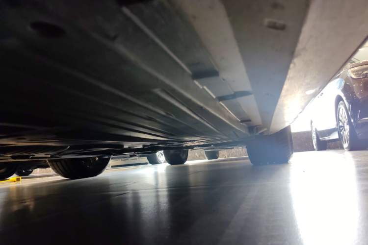 Used Mercedes-Benz C-Class AMG 2023 AMG C 43 4MATIC Estate Special Edition Left Side Sill
