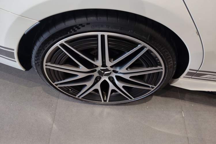Used Mercedes-Benz C-Class AMG 2023 AMG C 43 4MATIC Estate Special Edition Right Rear Wheel Hub