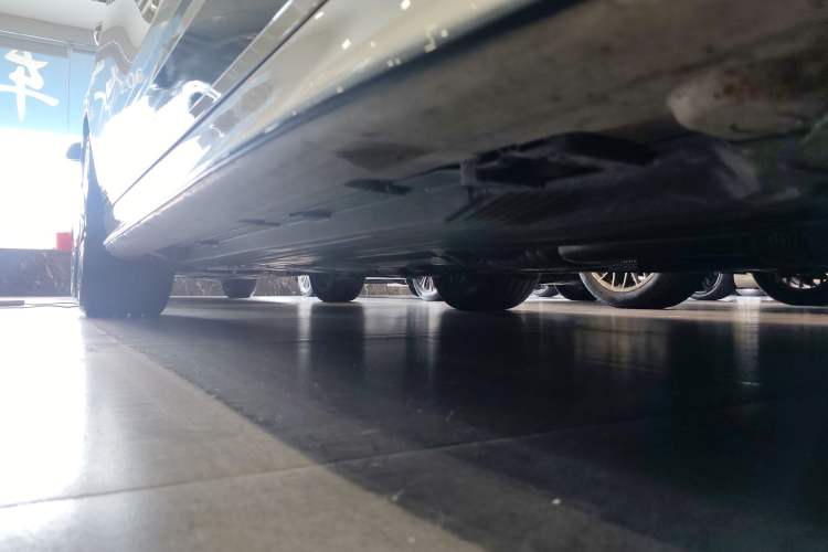 Used Mercedes-Benz C-Class AMG 2023 AMG C 43 4MATIC Estate Special Edition Right Side Sill