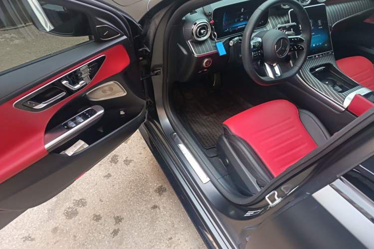 Used Mercedes-Benz C-Class AMG 2024 AMG C 43 4MATIC Driver Seat