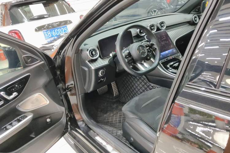 Used Mercedes-Benz C-Class AMG 2024 Facelift AMG C 43 4MATIC Driver Seat