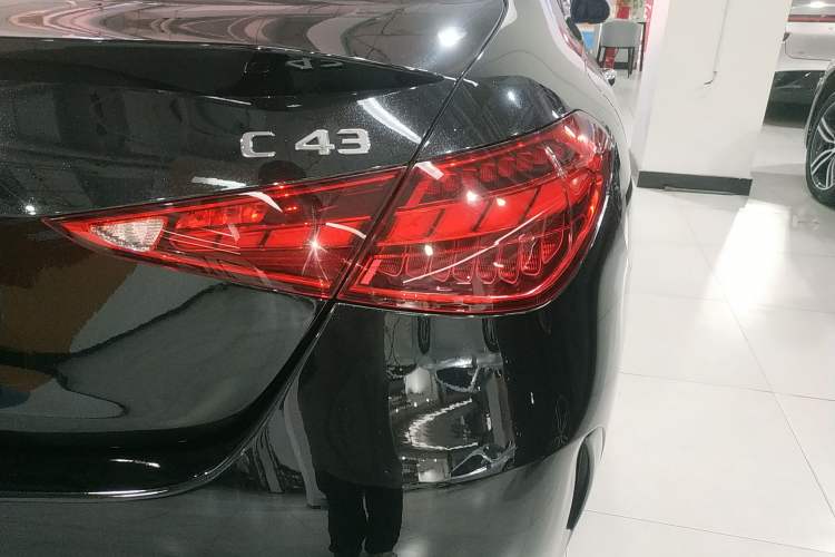Used Mercedes-Benz C-Class AMG 2024 Facelift AMG C 43 4MATIC Exterior 6