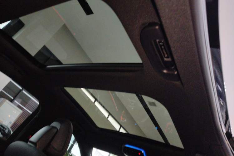 Used Mercedes-Benz C-Class AMG 2024 Facelift AMG C 43 4MATIC Headliner