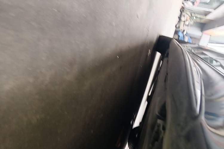 Used Mercedes-Benz C-Class AMG 2024 Facelift AMG C 43 4MATIC Left Side Sill