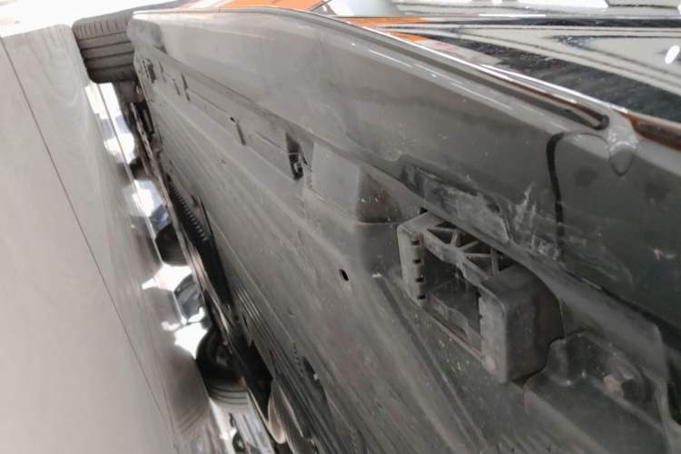 Used Mercedes-Benz C-Class AMG 2024 Facelift AMG C 43 4MATIC Left Side Sill