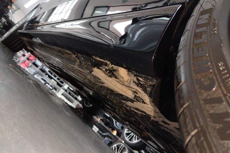 Used Mercedes-Benz C-Class AMG 2024 Facelift AMG C 43 4MATIC Left Side Sill