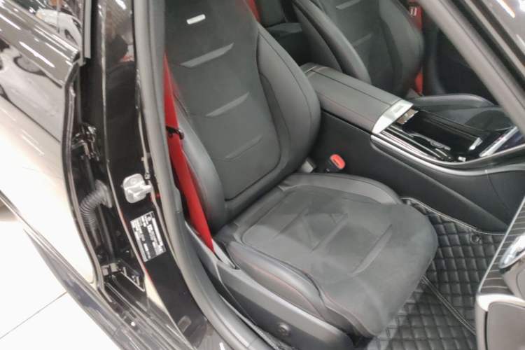 Used Mercedes-Benz C-Class AMG 2024 Facelift AMG C 43 4MATIC Right Front Seat