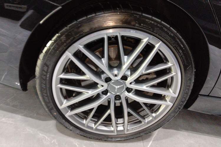 Used Mercedes-Benz C-Class AMG 2024 Facelift AMG C 43 4MATIC Right Rear Wheel Hub
