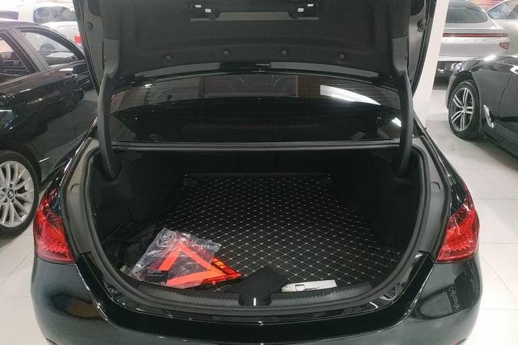 Used Mercedes-Benz C-Class AMG 2024 Facelift AMG C 43 4MATIC Trunk