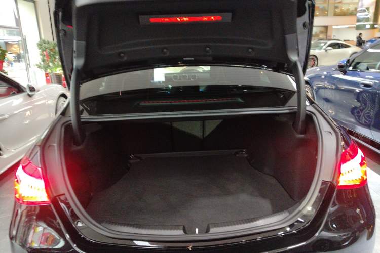Used Mercedes-Benz C-Class AMG 2024 Facelift AMG C 43 4MATIC Trunk