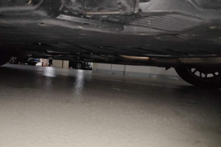 Used Mercedes-Benz C-Class AMG 2024 Facelift AMG C 43 4MATIC Chassis Rear Left