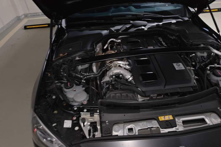 Used Mercedes-Benz C-Class AMG 2024 Facelift AMG C 43 4MATIC Engine Bay Right