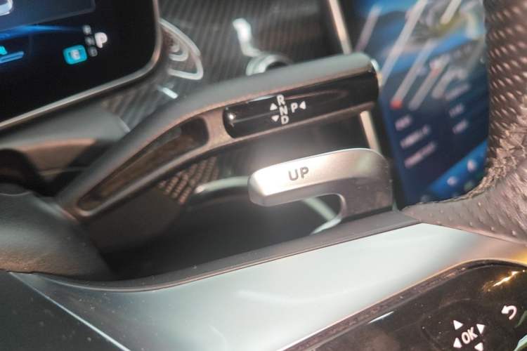 Used Mercedes-Benz C-Class AMG 2024 AMG C 43 4MATIC Special Edition Gear Lever