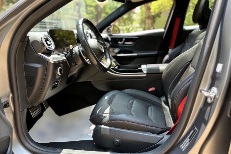 Used Mercedes-Benz C-Class AMG 2024 AMG C 43 4MATIC Special Edition Interior 3